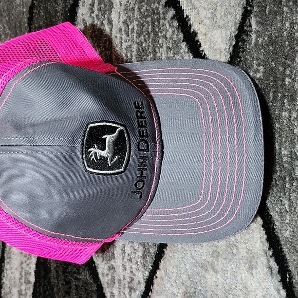 GENUINE JOHN DEERE EMBROIDERED NEON PINK GRAY MESH CAP HAT - Picture 11 of 13
